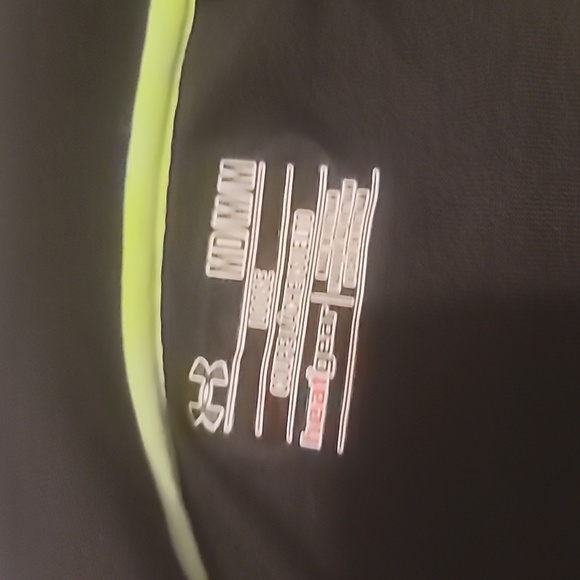 Under Armour Heatgear Loose Fit Black LS Training Gym Shirt Men's Size M. - Picture 3 of 5